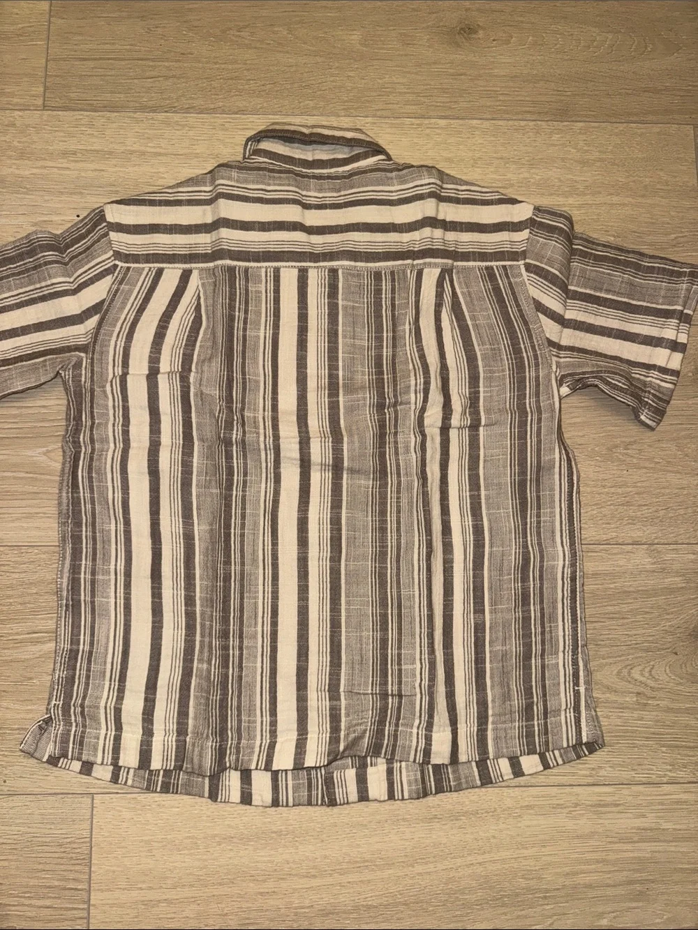 GAP Short Sleeve Vertical Stripe Button-Up Shirt in Brown and Cream